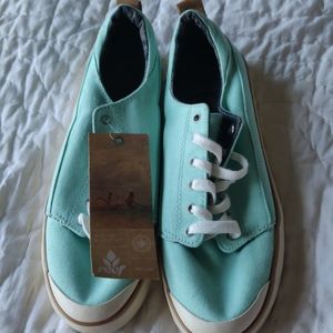 Size 7 teal low ankle converse